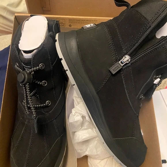 Ugh Turlock Waterproof Snow Boot - Picture 12 of 12